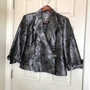 R&MRichard Women’s Gray and Black Velvet Floral Blazer Size 16 Beautiful Jacket